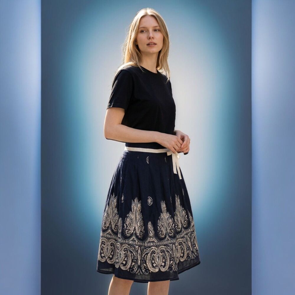 Silver Sequins Embroidered Black Ivory Paisley Print Midi Skirt Vintage Sz 6